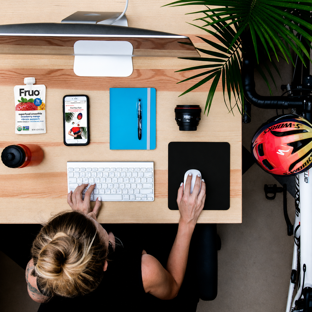 Stay on your game (and away from the vending machine) and power through that meeting marathon with our superfood smoothies that you can keep in your work bag, desk or fridge.